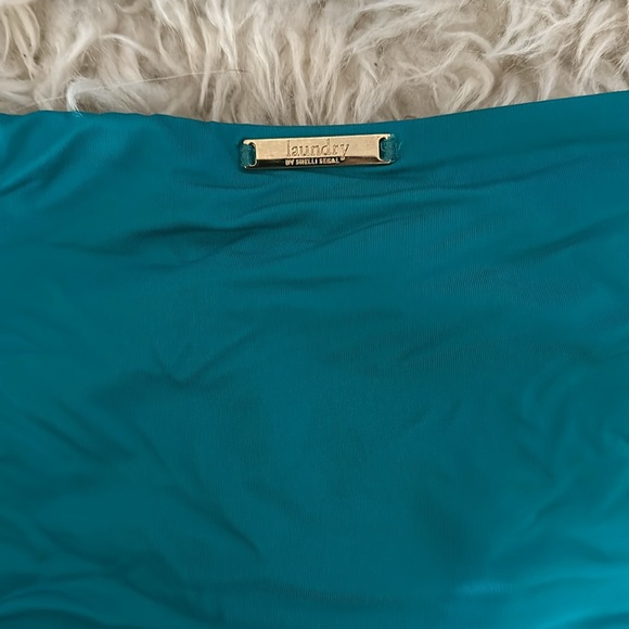 Stunning 2 piece - Picture 3 of 7